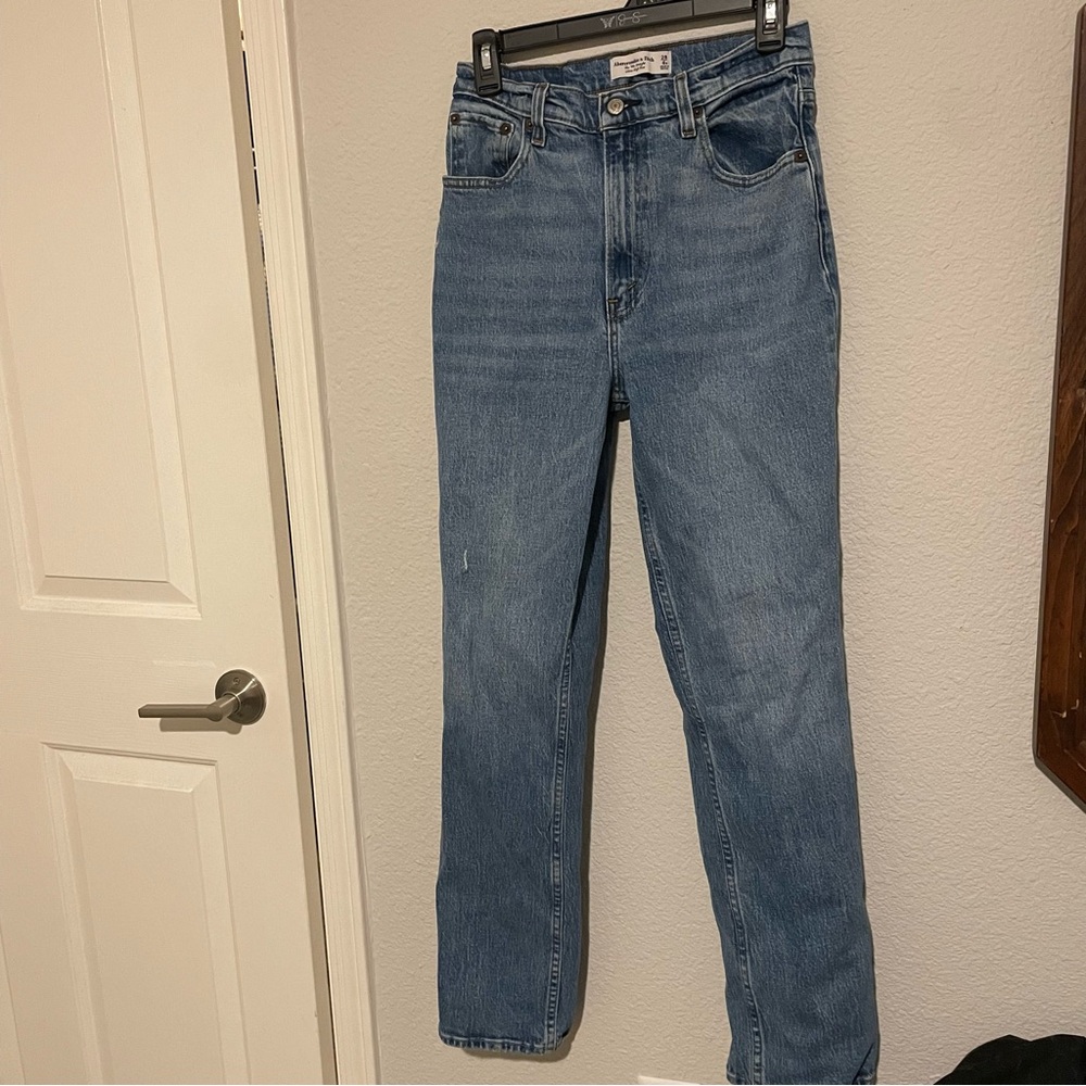 Abercrombie The 90s Straight Ultra High Rise Jeans
